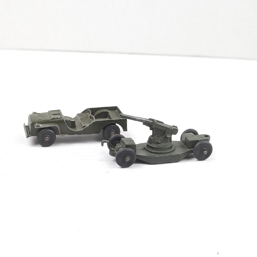 Vintage Tootsietoy Army Jeep Howitzer Cannon Trailer Diecast Lot USA